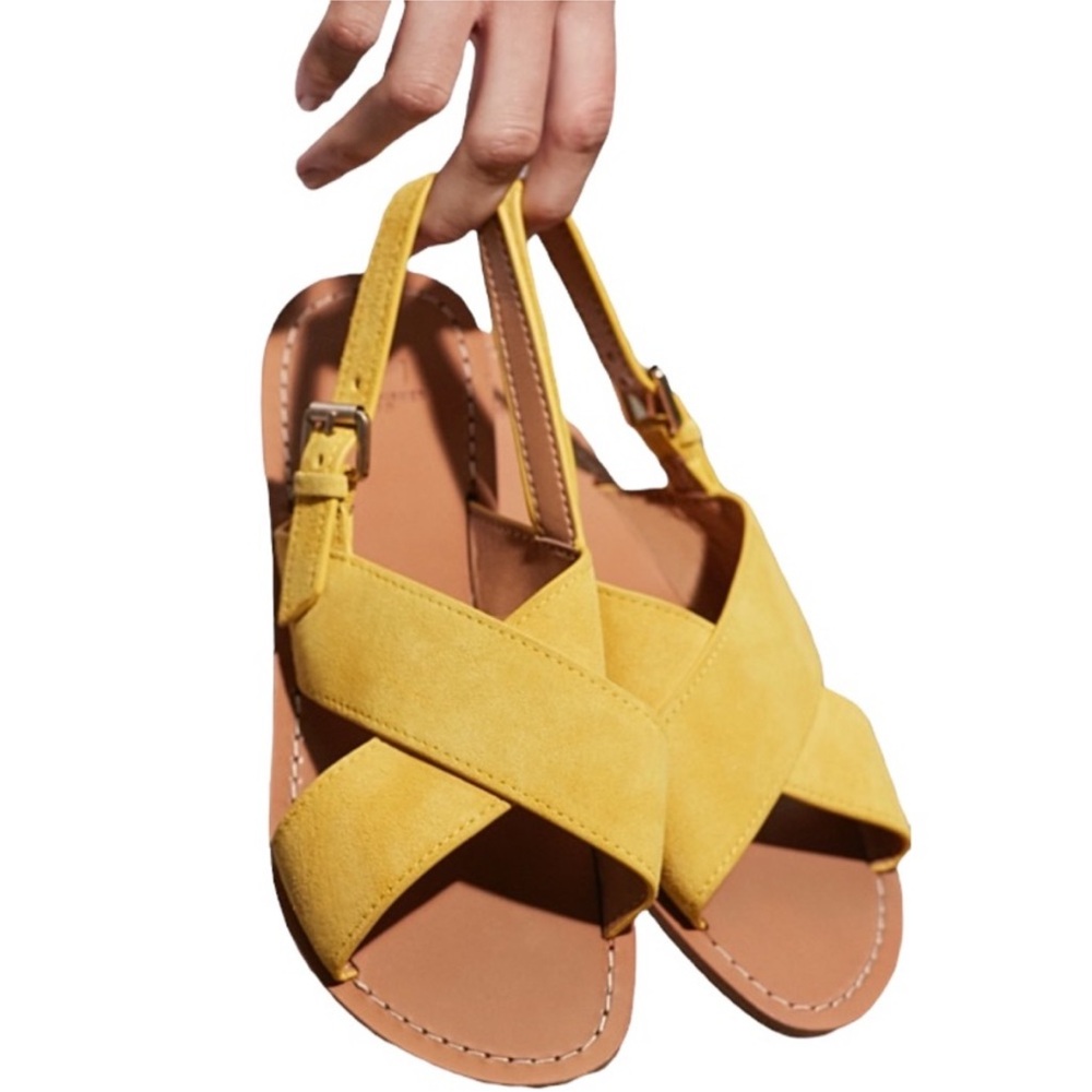 Marc Fisher Yellow Tan Sandals for Effortless Style Sz 6.5